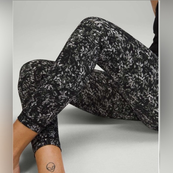 Lululemon Wunder Under High-Rise Tight 25" Blossom Overlay Starlight Multi Color - Picture 6 of 12